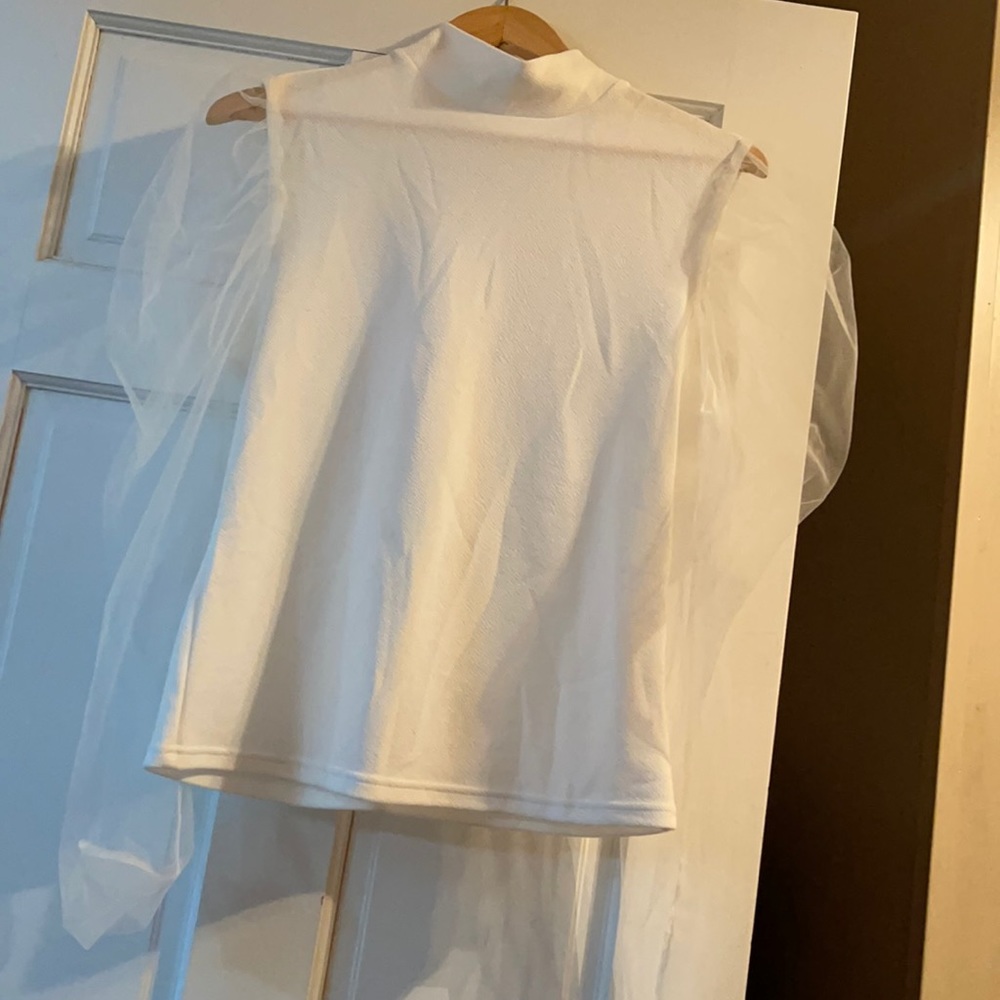 Shein women blouse size L puffy sleeves